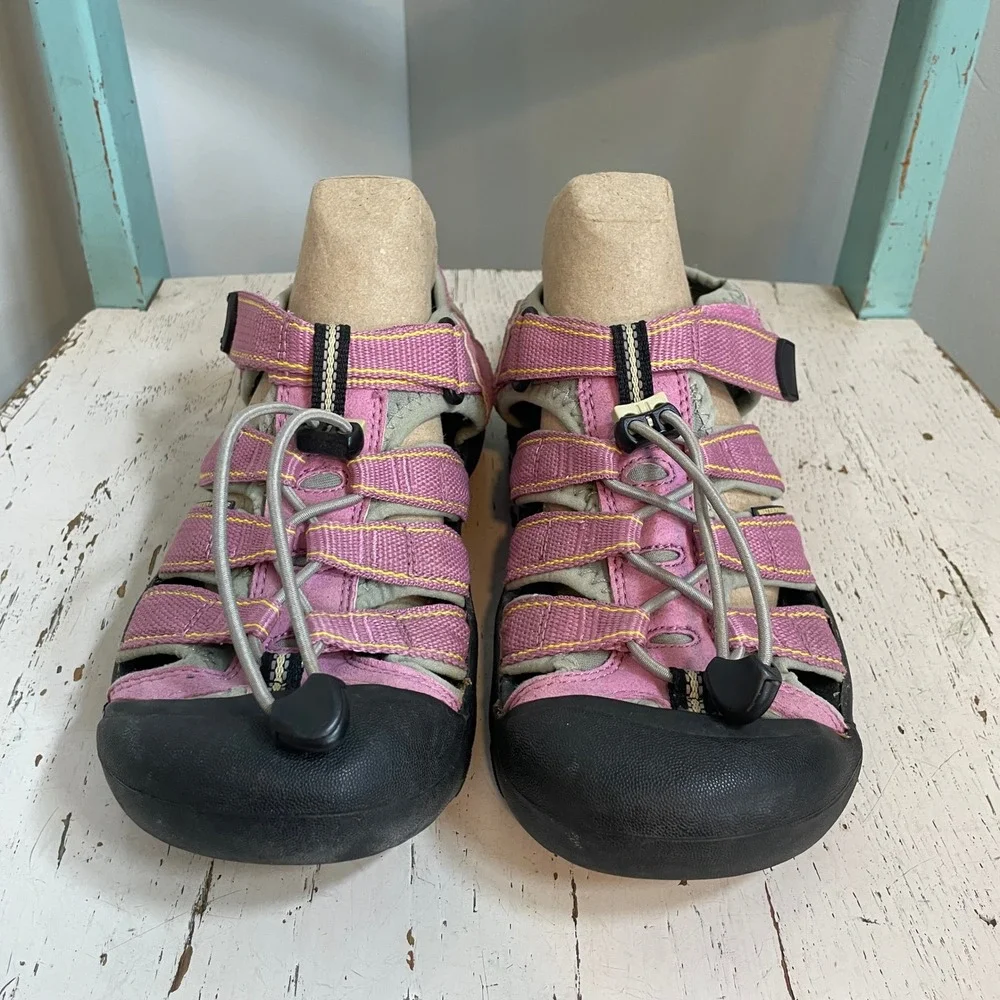 Keen Newport H2 Pink Gray Kids Waterproof Outdoor Sandals Size 5 US 38 EU